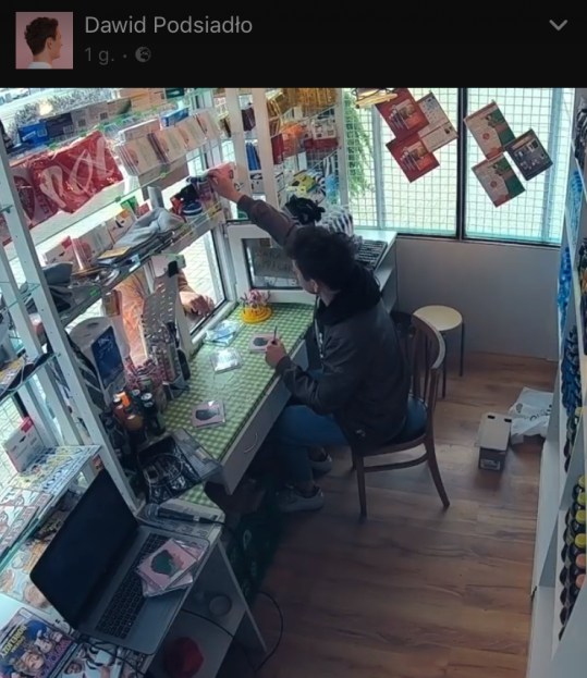 Dawid Podsiadło: promocja albumu "Małomiasteczkowy": kiosk pod PKiN.jpg